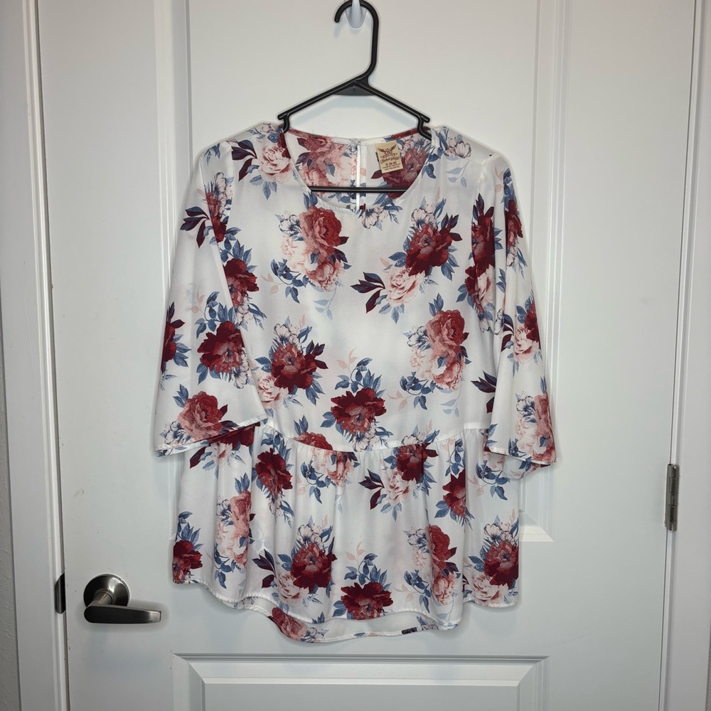 Faded Glory Red and White Boxy Blouse with Peter Pan Collar
